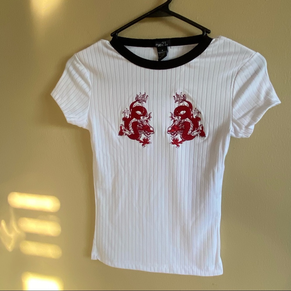 Rue 21 White Dragon Embroidered Tee Size Small